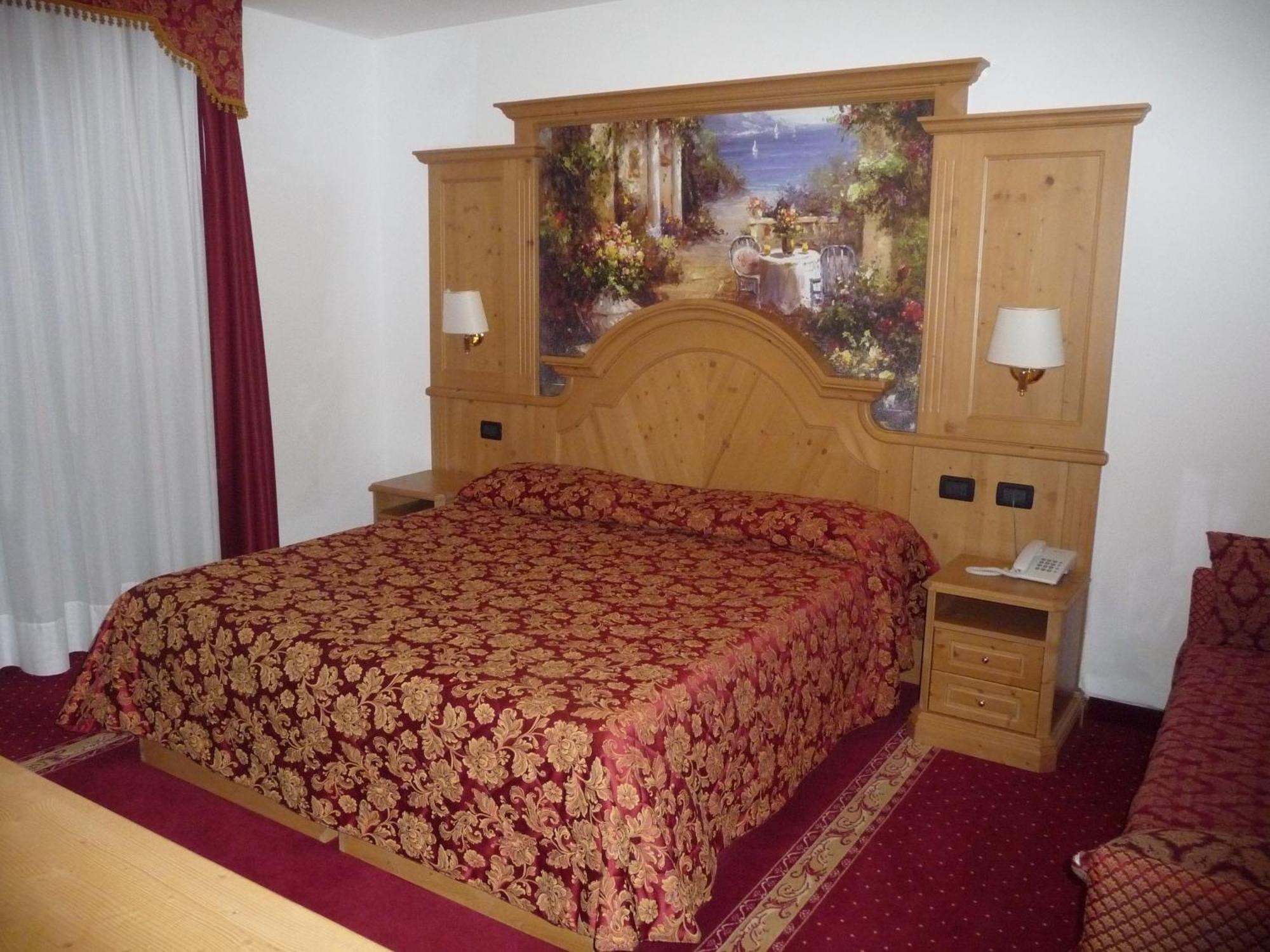 Hotel Almazzago كوميزادورا المظهر الخارجي الصورة