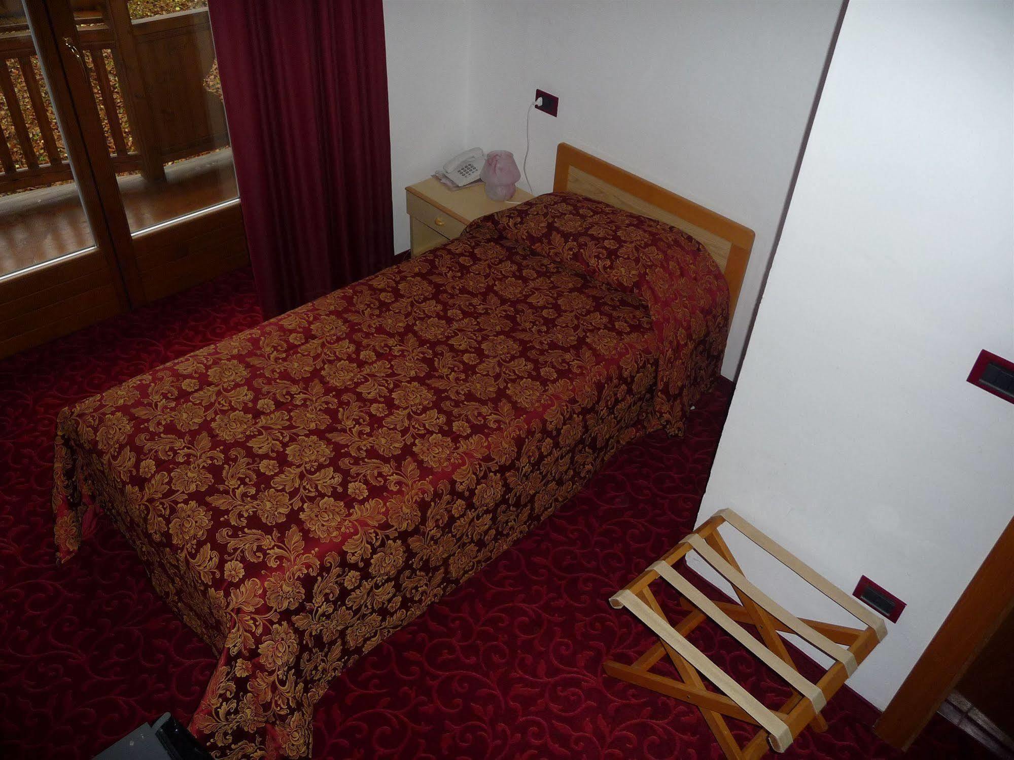 Hotel Almazzago كوميزادورا المظهر الخارجي الصورة