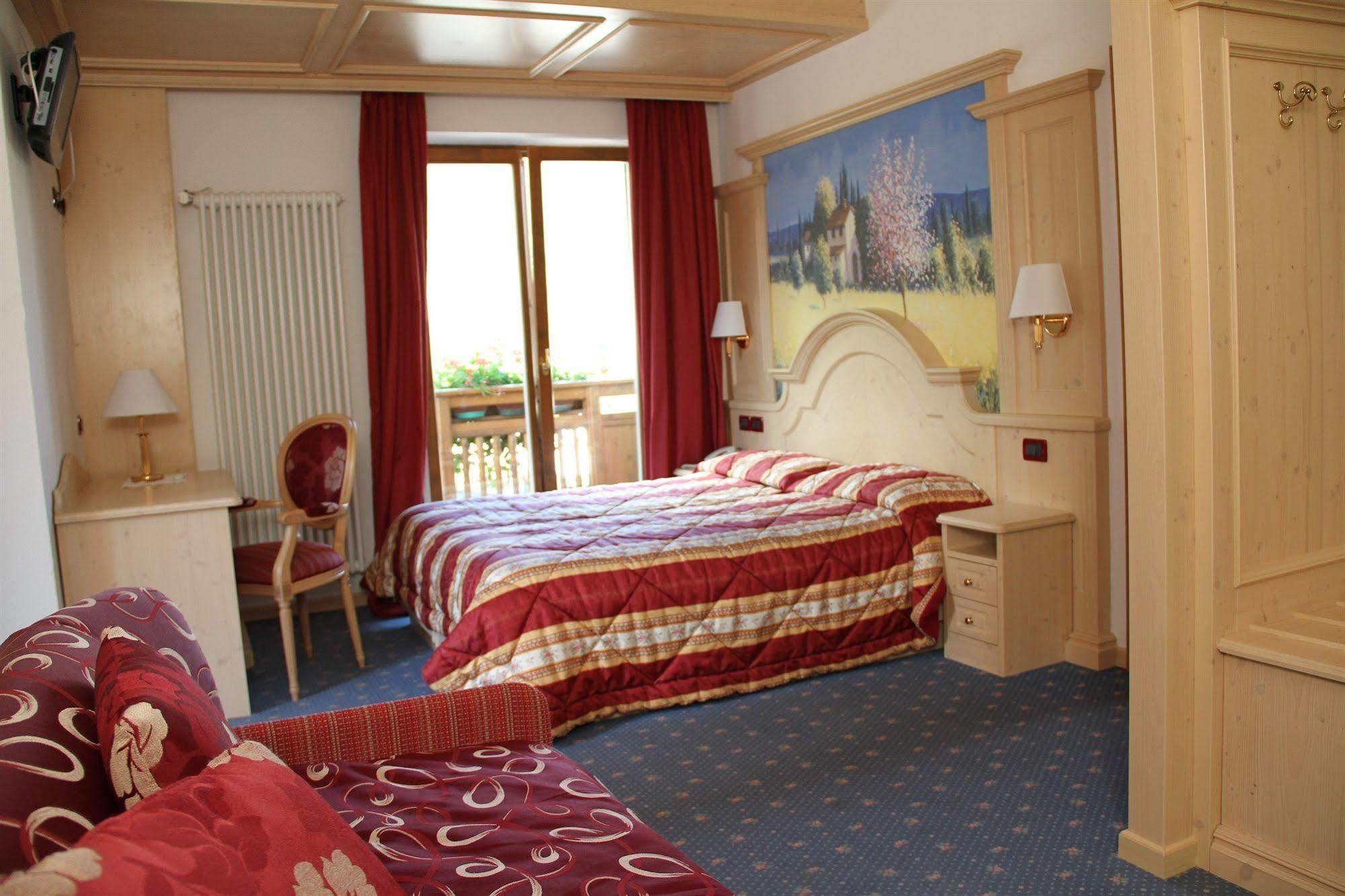 Hotel Almazzago كوميزادورا المظهر الخارجي الصورة