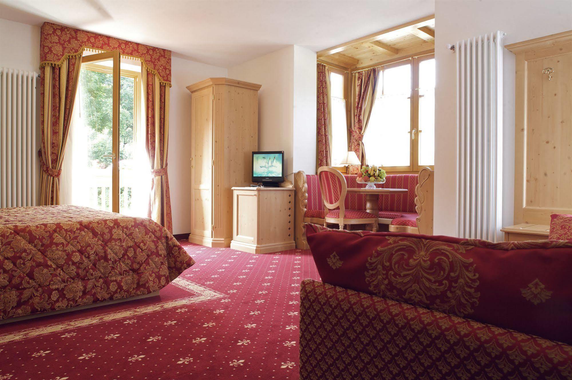 Hotel Almazzago كوميزادورا المظهر الخارجي الصورة